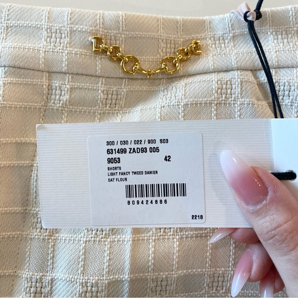 Gucci Horsebit Ivory Tweed Shorts - Picture 8 of 16